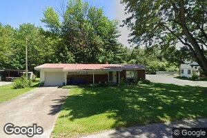 7 Neal St, Fairfield, IL 62837