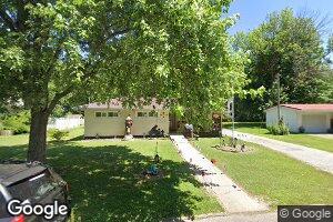 9 Neal St, Fairfield, IL 62837