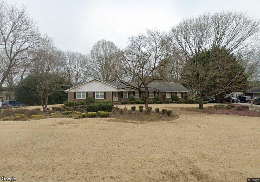 121 Windsor Dr, Calhoun, GA 30701 - photo 1
