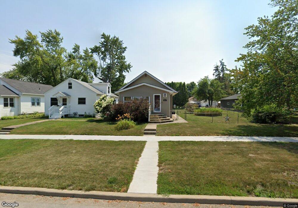 1041 H Ave NW, Cedar Rapids, IA 52405 - photo 1