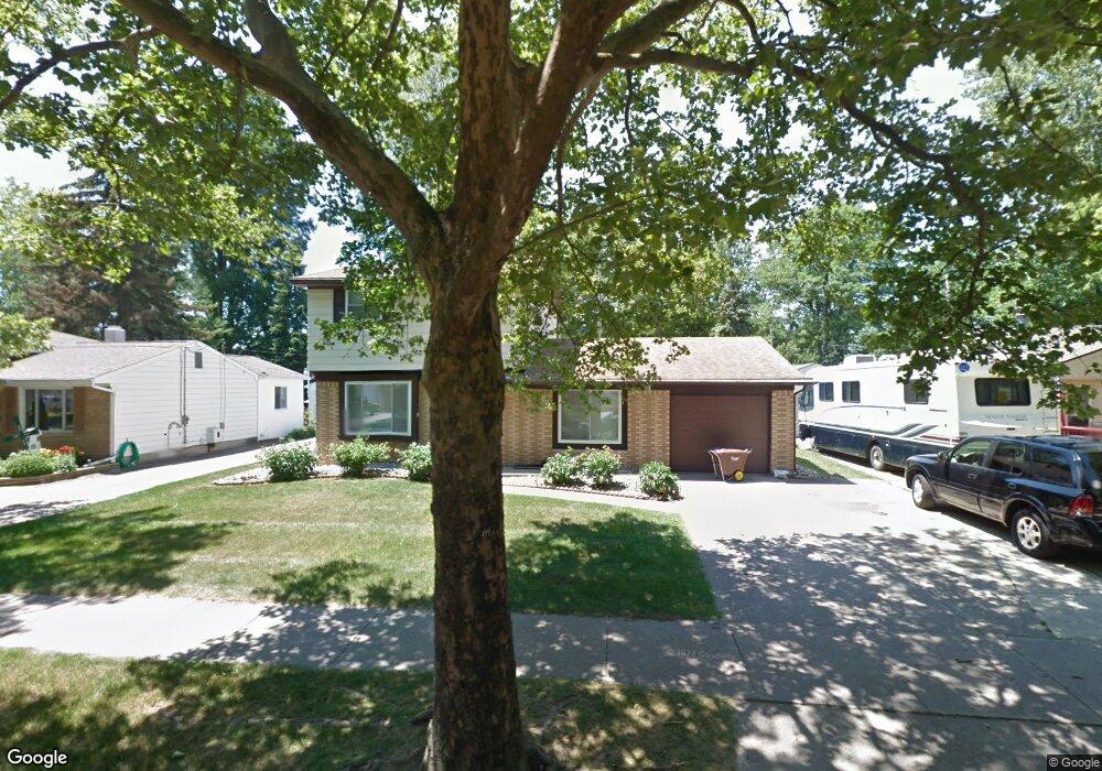 2940 Quincy Ln, Lansing, MI 48910 - photo 1