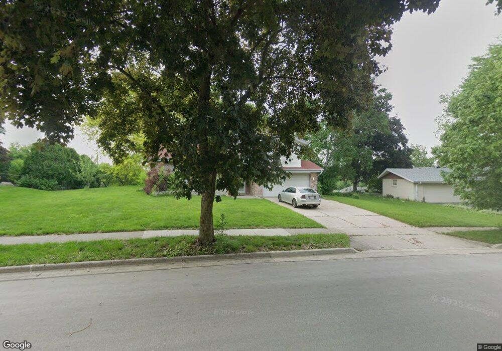 1972 Sunnyside Dr, Waukesha, WI 53186 - photo 1