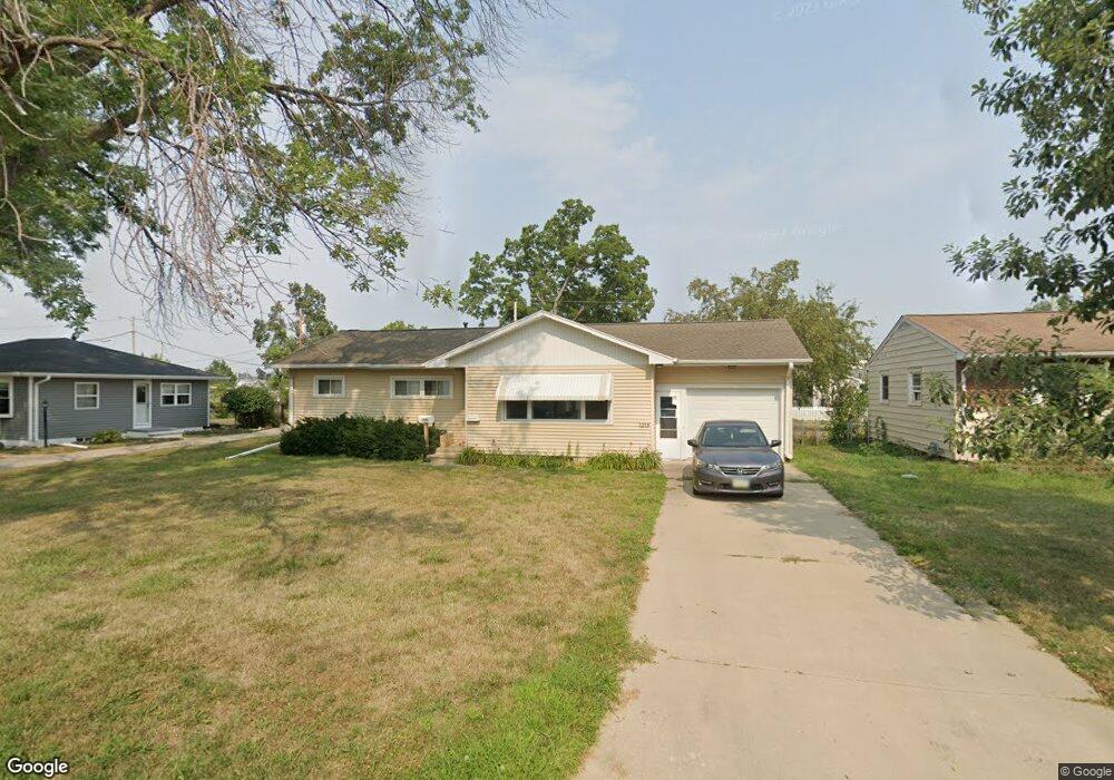 1919 Mallory St SW, Cedar Rapids, IA 52404 - photo 1