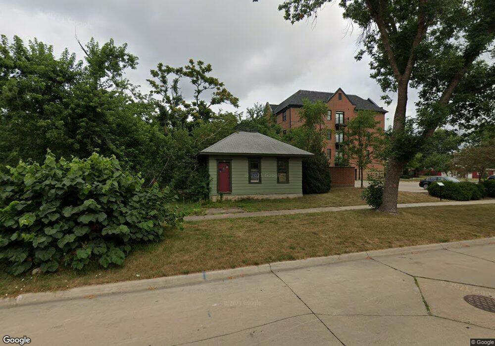 516 10th Ave SE, Cedar Rapids, IA 52401 - photo 1