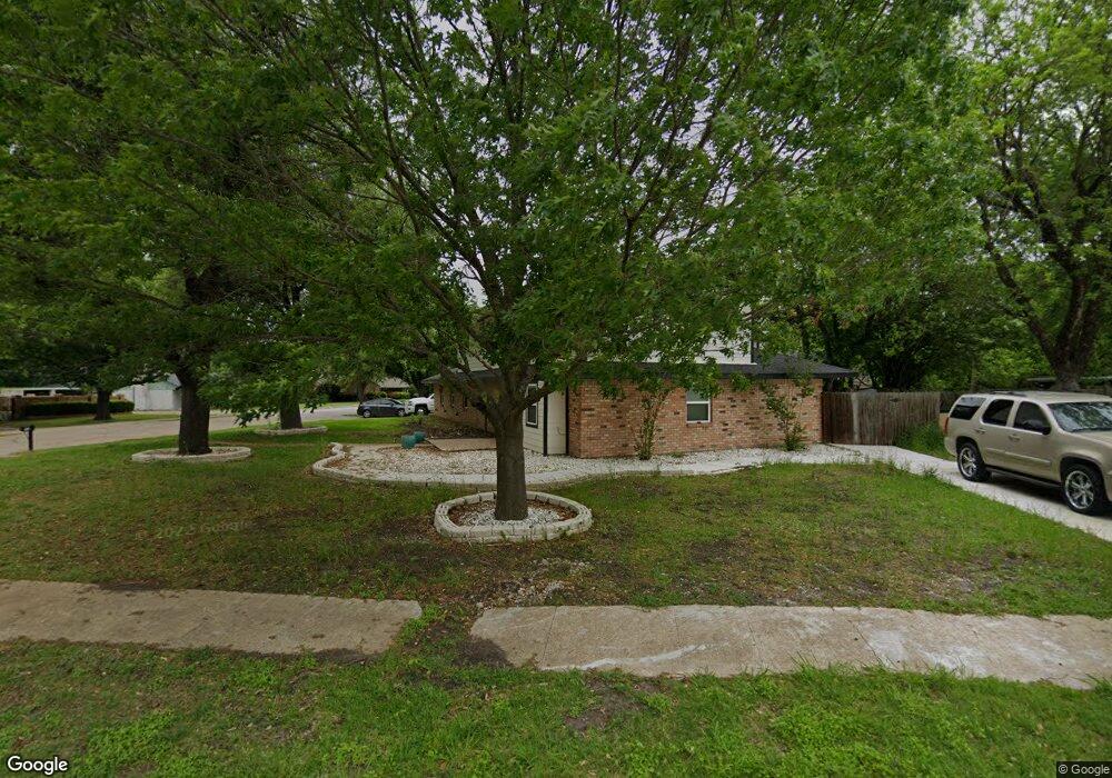 1206 Williamsburg Dr, Ennis, TX 75119 - photo 1