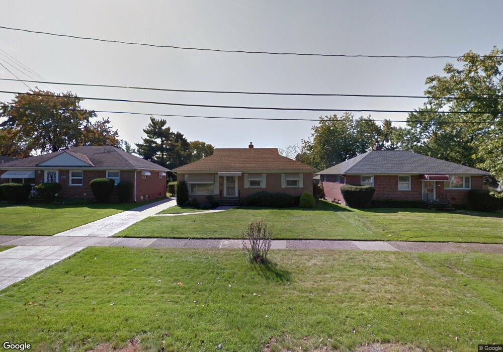 17504 Mccracken Rd, Maple Heights, OH 44137 - photo 1