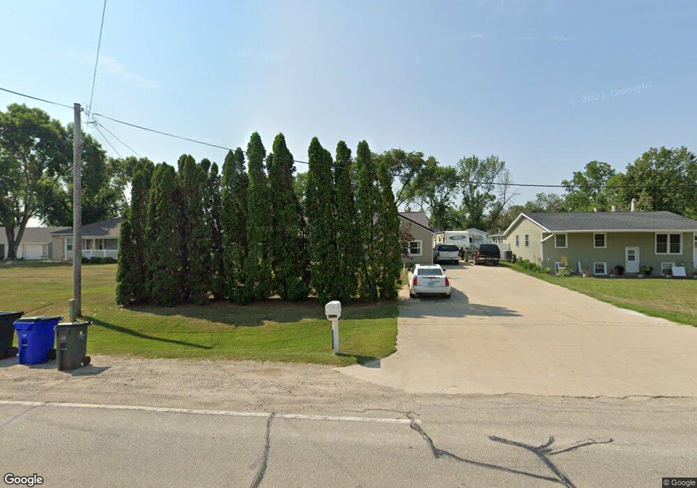 3611 F Ave NW, Cedar Rapids, IA 52405 - photo 1