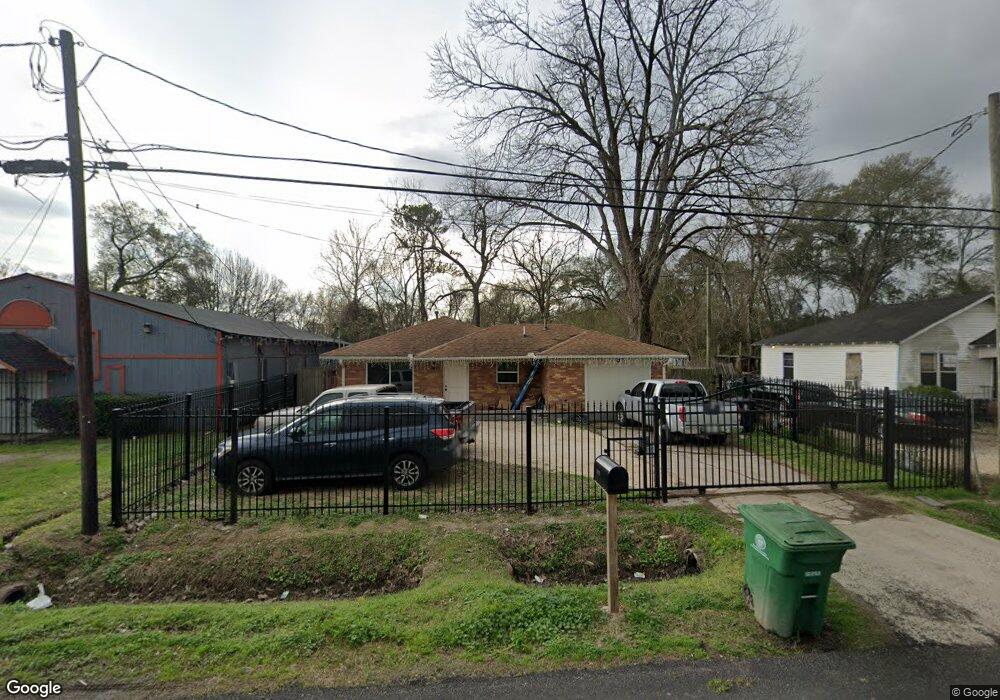 1903 Ferguson Way, Houston, TX 77088 - photo 1