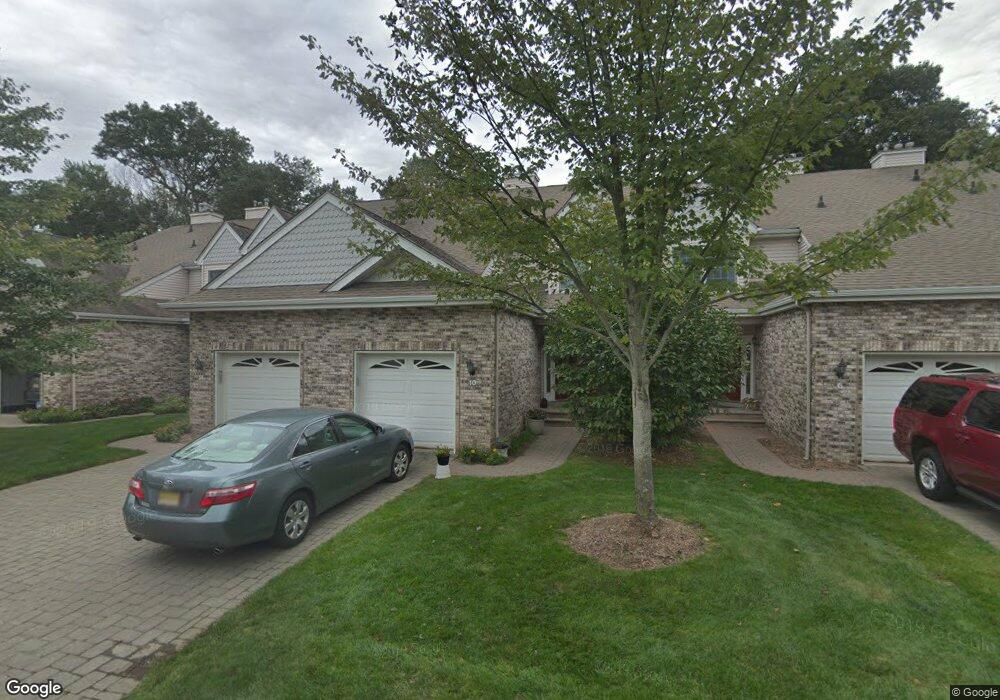 10 Trotters Ln, Allendale, NJ 07401 - photo 1