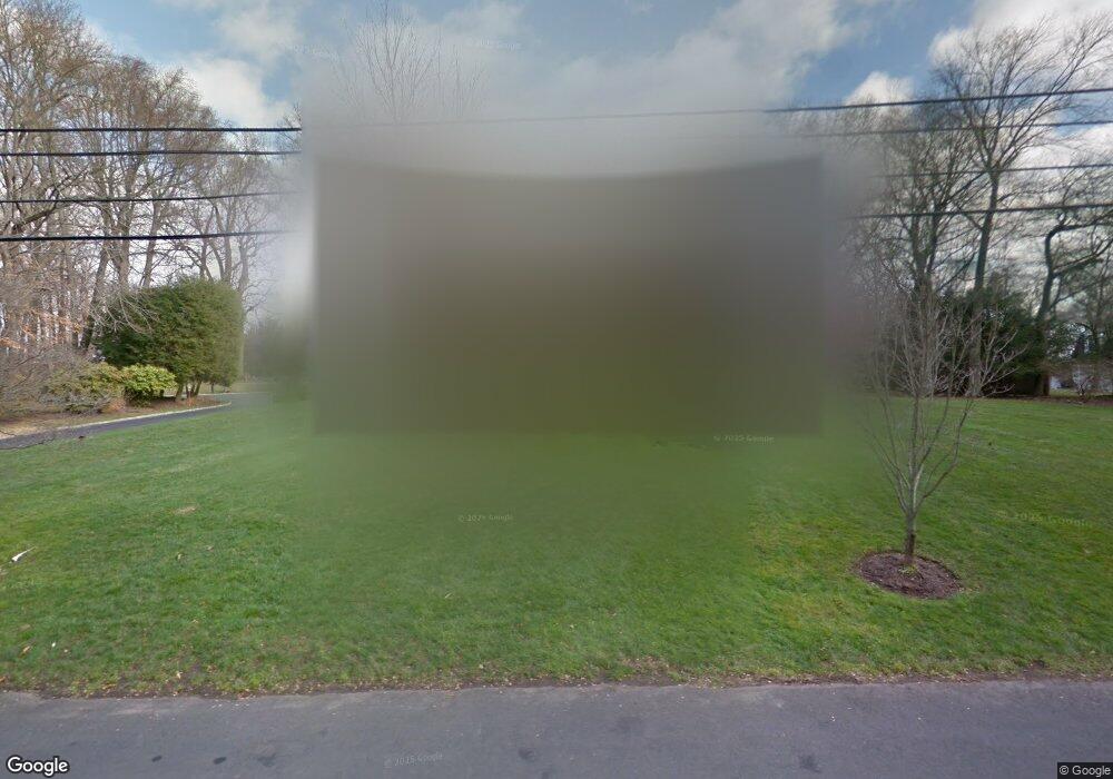 145 Queens Grant Rd, Fairfield, CT 06824 - photo 1