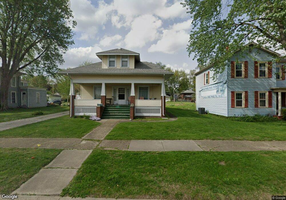 208 8th St, Lincoln, IL 62656 - photo 1