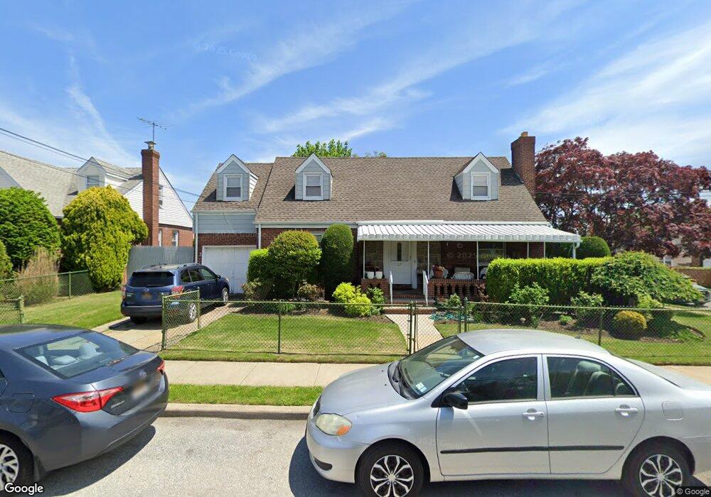 27 Jefferson St, Franklin Square, NY 11010 - photo 1