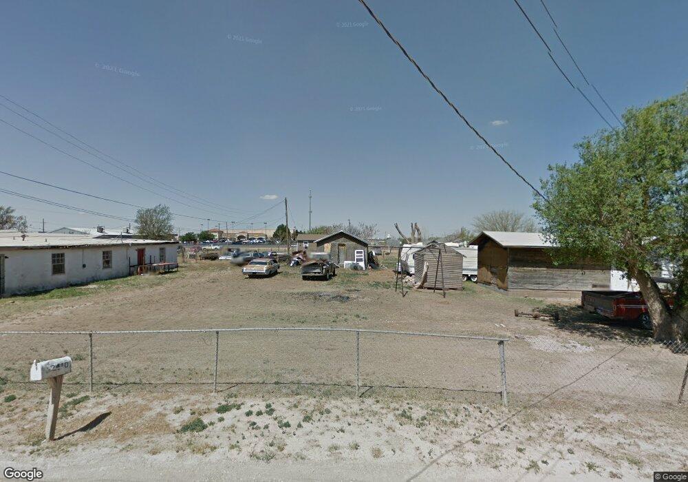 2415 Wilson St, Plainview, TX 79072 - photo 1