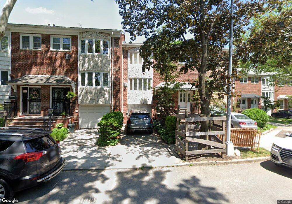 1539 144th St, Whitestone, NY 11357 - photo 1