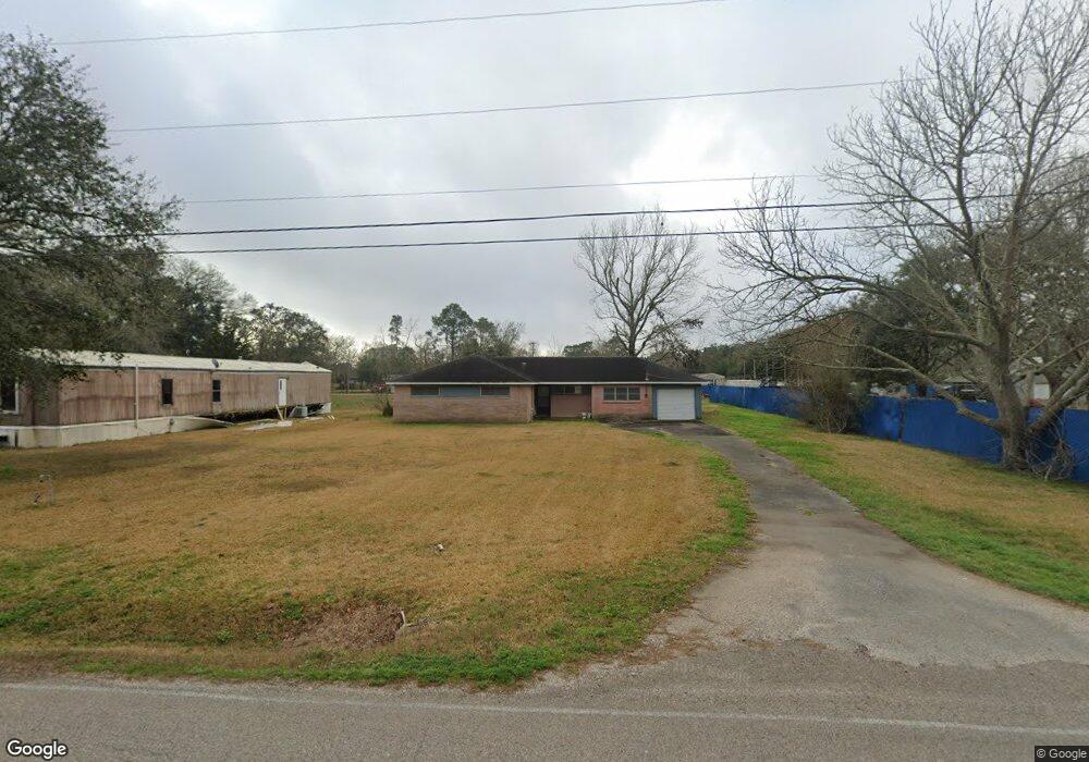 1921 W Sealy St, Alvin, TX 77511 - photo 1