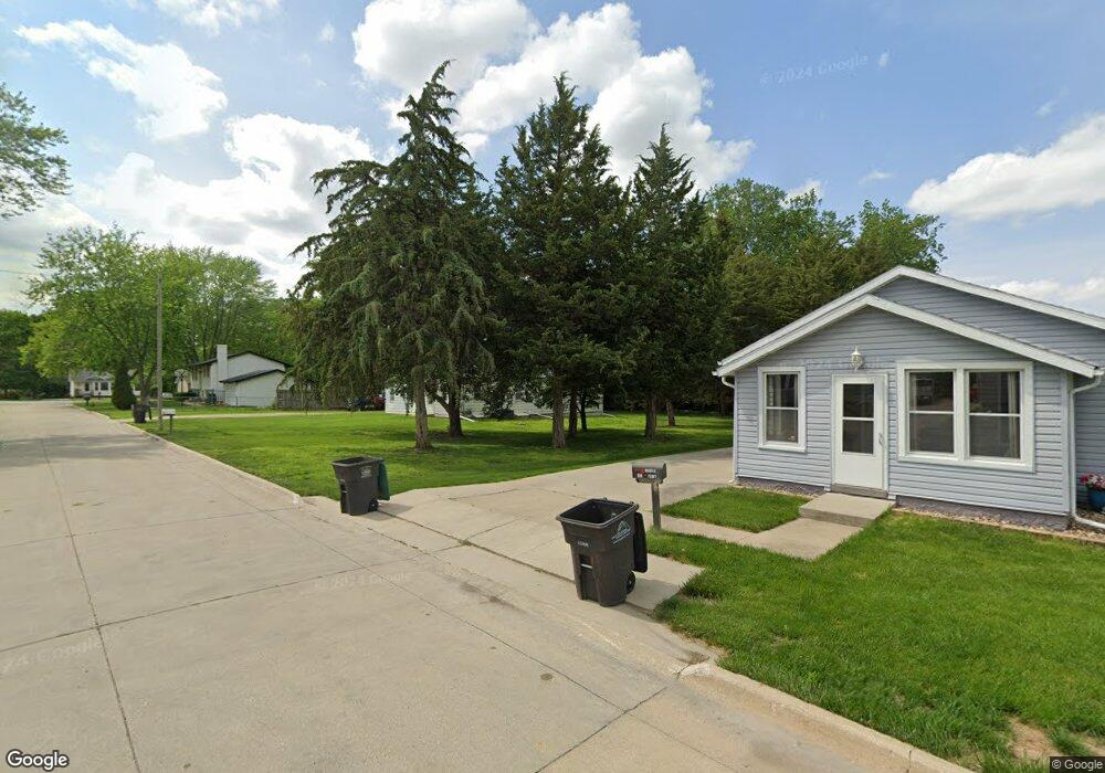 423 E Hillside Ave, Des Moines, IA 50315 - photo 1