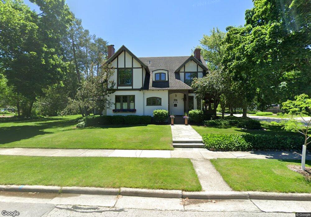 549 W Glenview Ave, Oconomowoc, WI 53066 - photo 1