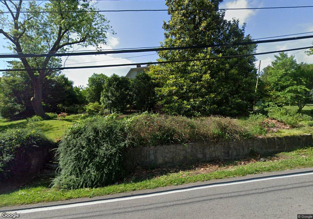 610 Lakeview Dr, Rossville, GA 30741 - photo 1