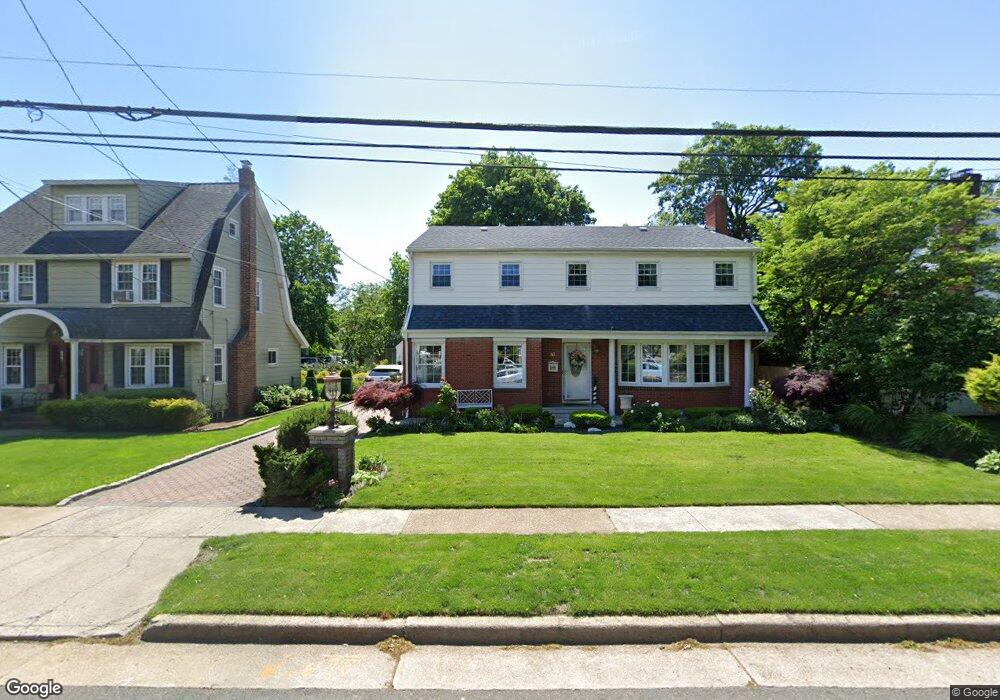 83 Saint Pauls Rd N, Hempstead, NY 11550 - photo 1