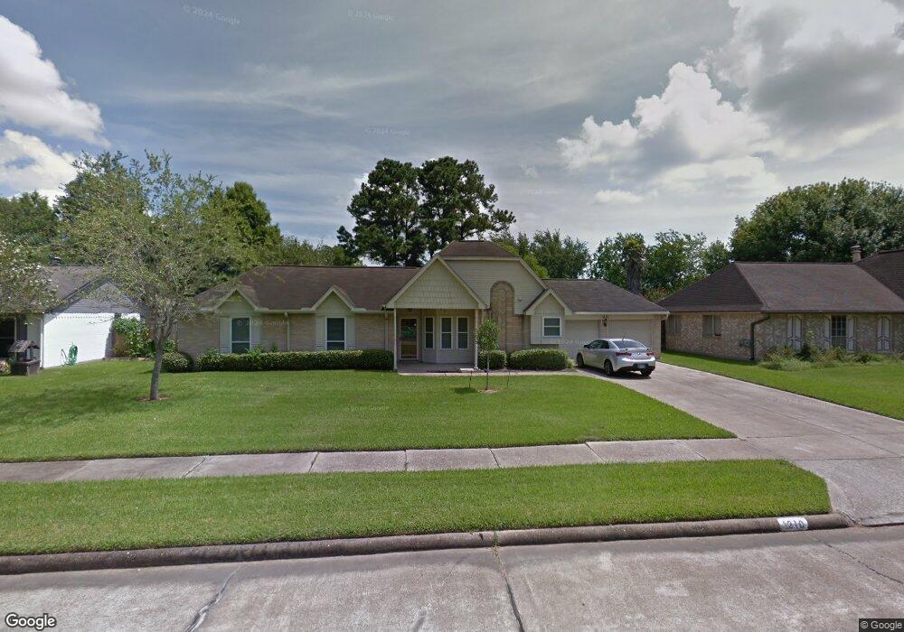 1210 Osborne Dr, Friendswood, TX 77546 - photo 1