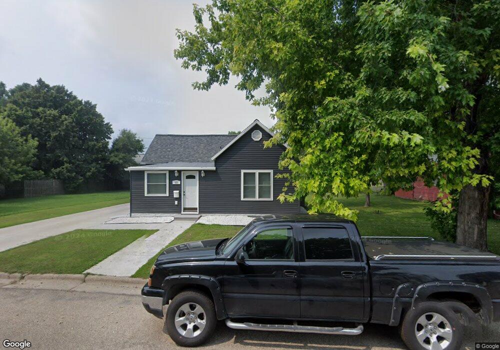 621 3rd Ave NW, Jamestown, ND 58401 - photo 1