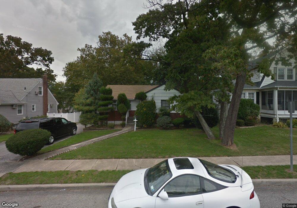 633 Baldwin Ave, North Baldwin, NY 11510 - photo 1