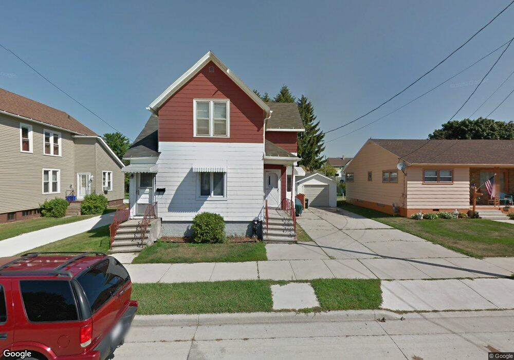 1608 19th St, Two Rivers, WI 54241 - photo 1