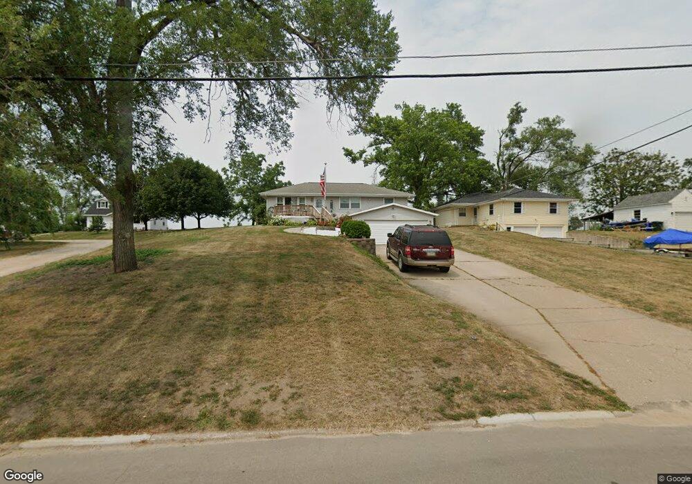 278 27th Ave SW, Cedar Rapids, IA 52404 - photo 1