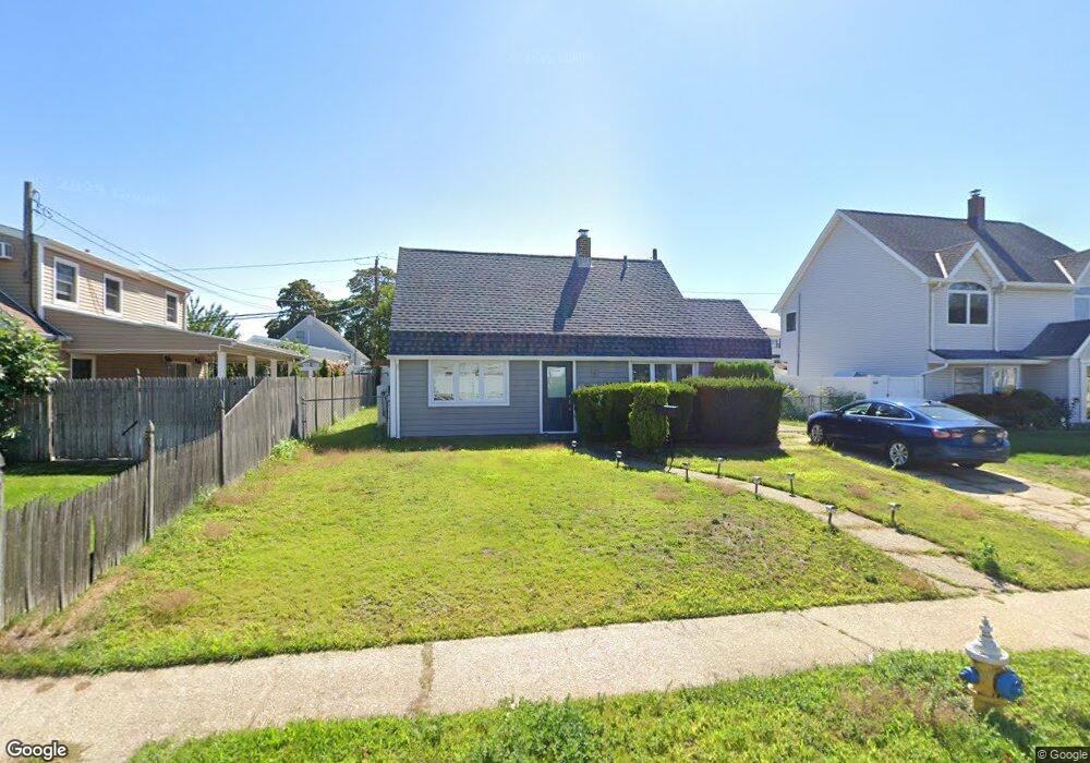 71 Ranch Ln, Levittown, NY 11756 - photo 1