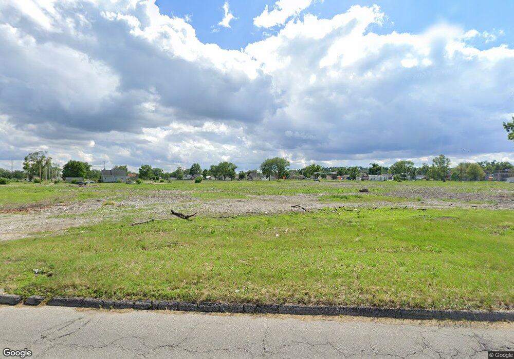 1637 5th St NW, Cedar Rapids, IA 52405 - photo 1