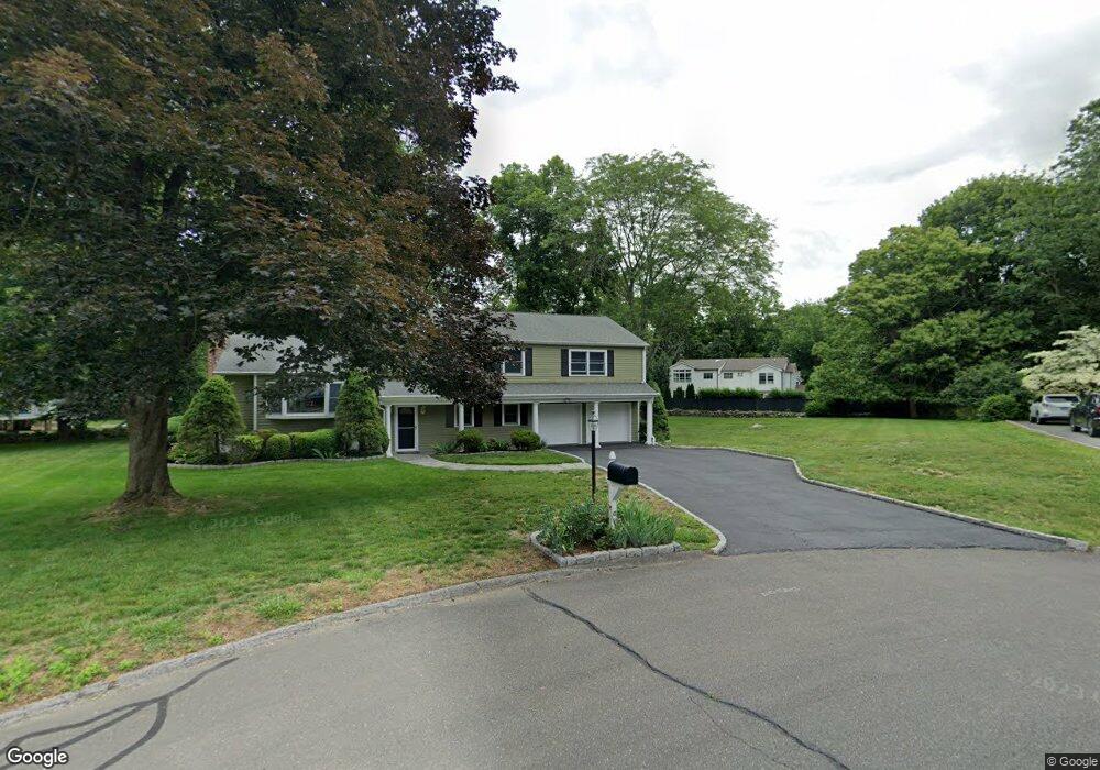 9 Lisa Ct, Westport, CT 06880 - photo 1