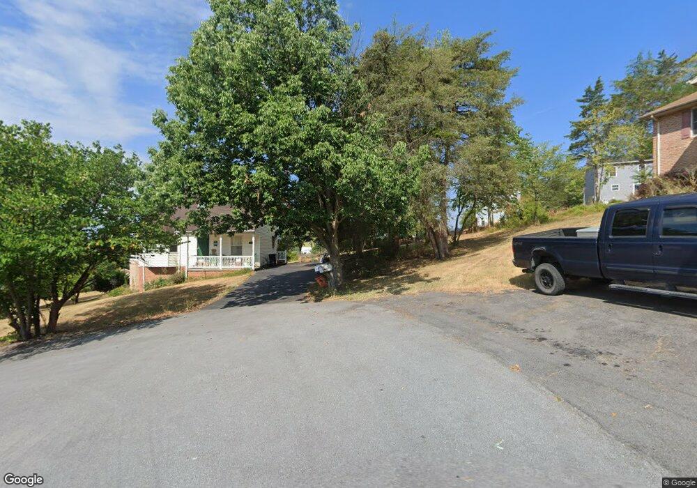 785 Hollis Cir, Strasburg, VA 22657 - photo 1