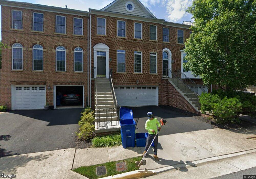 9959 Cyrandall Dr, Oakton, VA 22124 - photo 1