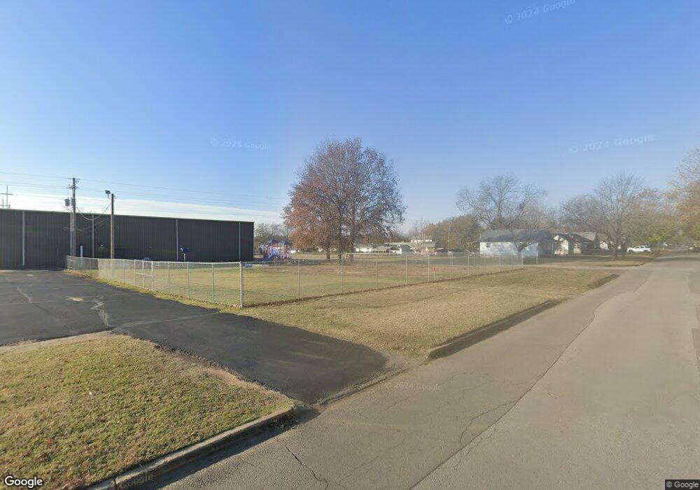 709 W Division St, Henryetta, OK 74437 - photo 1