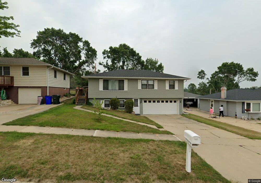 3203 Tamara Dr SW, Cedar Rapids, IA 52404 - photo 1