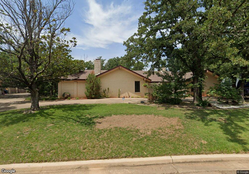 3005 Surrey Wood Cir, Duncan, OK 73533 - photo 1