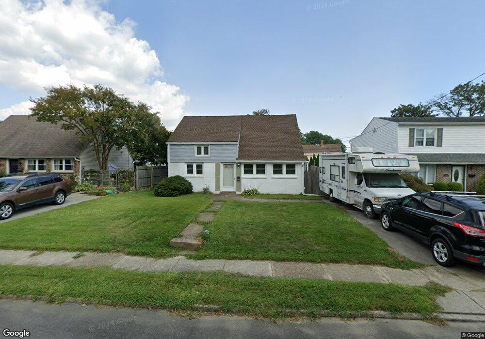 826 Bobwhite Ln, Secane, PA 19018 - photo 1