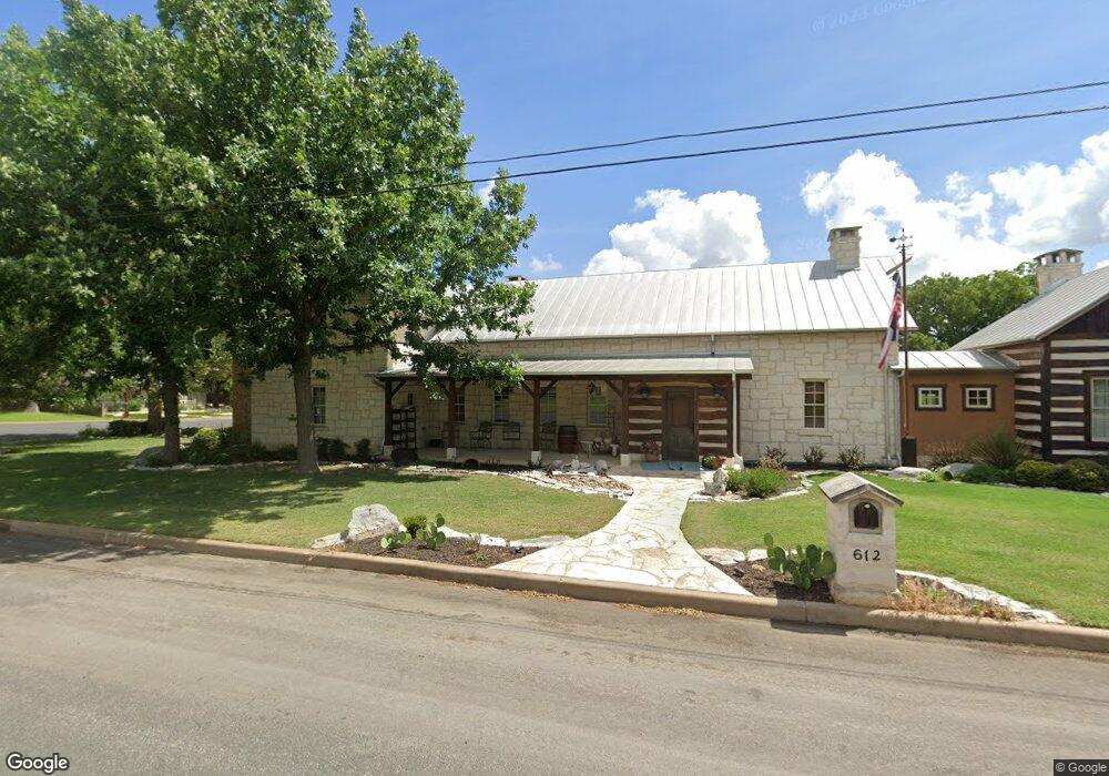 612 W Austin St, Fredericksburg, TX 78624 - photo 1