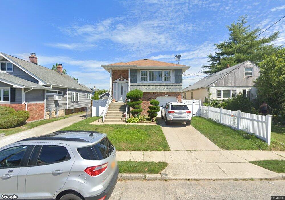 935 Hastings St, Baldwin, NY 11510 - photo 1