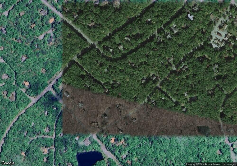 810 Hemlock Ct, Hawley, PA 18428 - photo 1