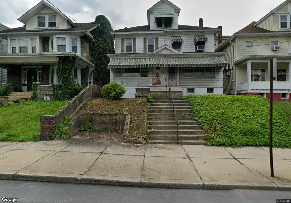 614 E Broad St, Tamaqua, PA 18252 - photo 1