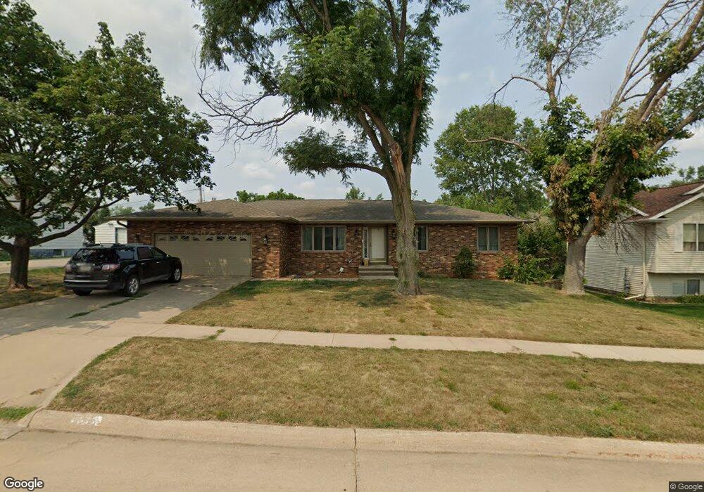 2816 Sue Ln NW, Cedar Rapids, IA 52405 - photo 1