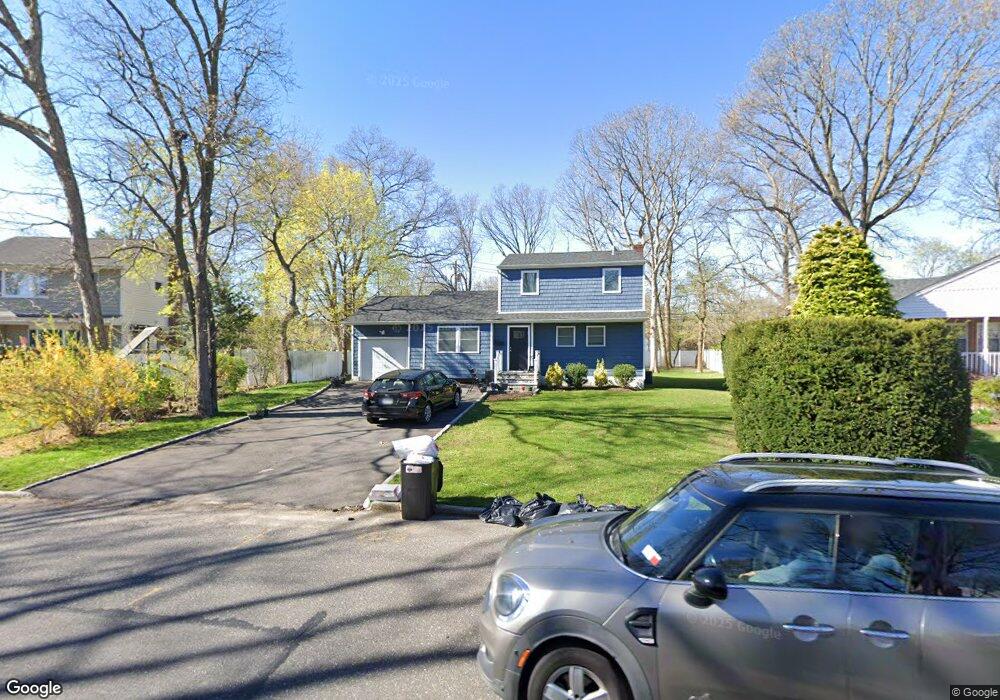 38 Crocus Ln, ComMacK, NY 11725 - photo 1