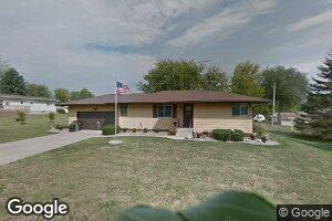 306 8th St SW, Waukon, IA 52172