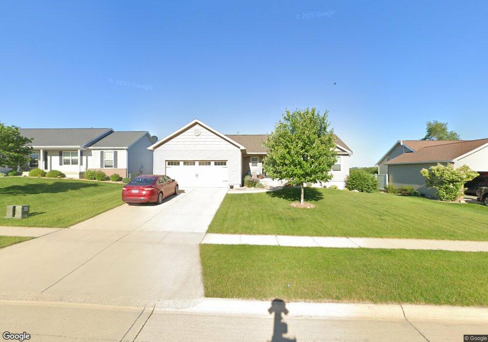 1816 Quail Run Ln, Cedar Falls, IA 50613 - photo 1