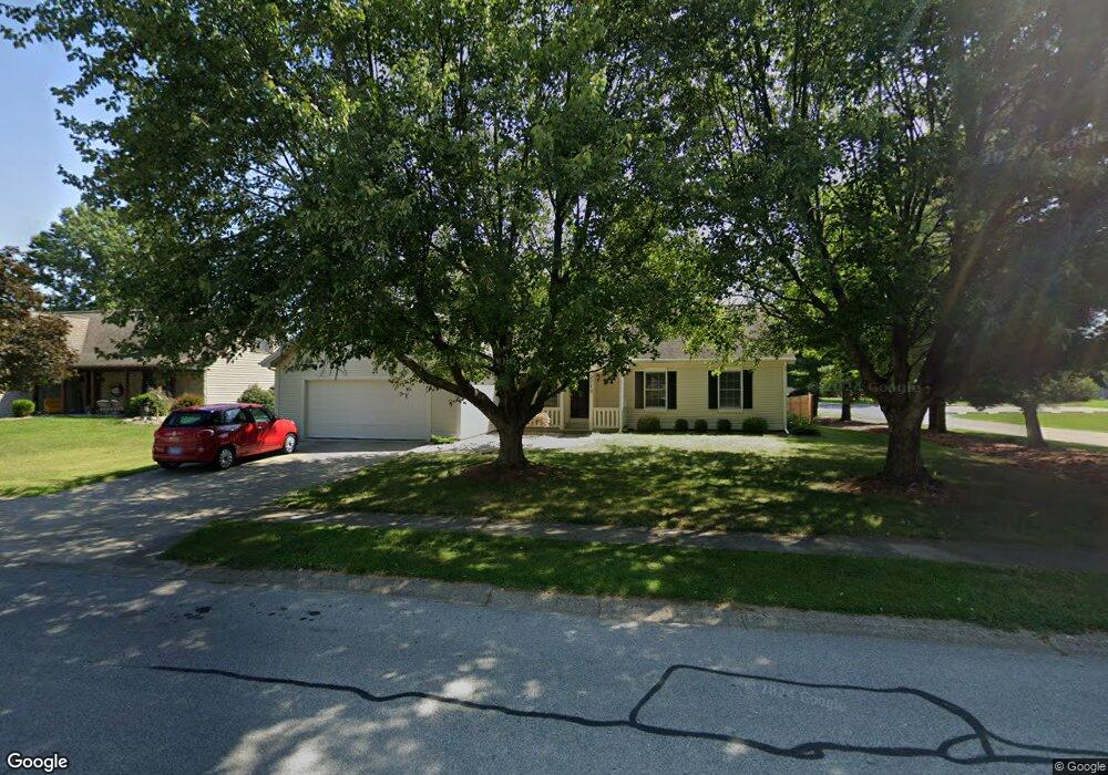 2773 Fox Pointe Dr, Columbus, IN 47203 - photo 1