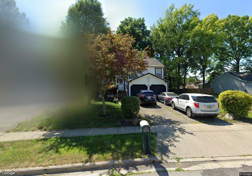 821 Lizzie Ln, Columbus, OH 43213 - photo 1