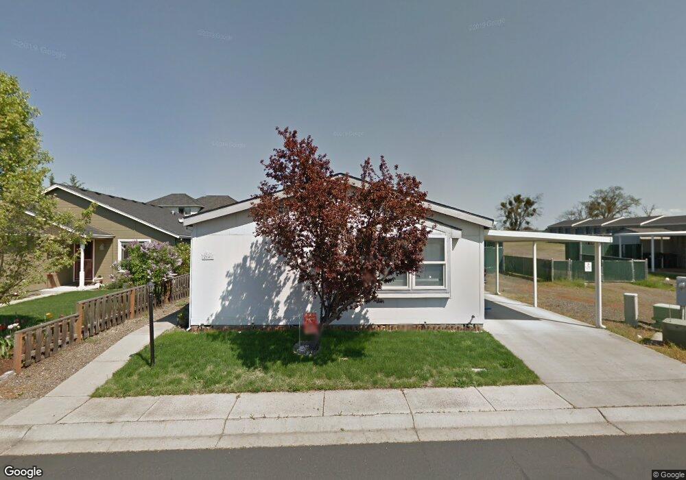 2141 Walnut Grove Ln, Central Point, OR 97502 - photo 1