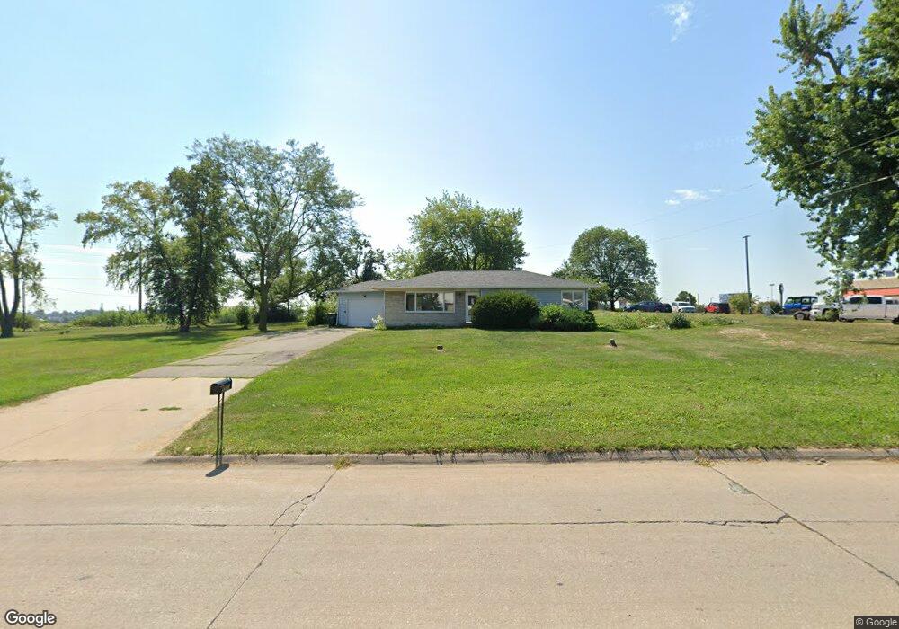 3731 Wilson Ave SW, Cedar Rapids, IA 52404 - photo 1