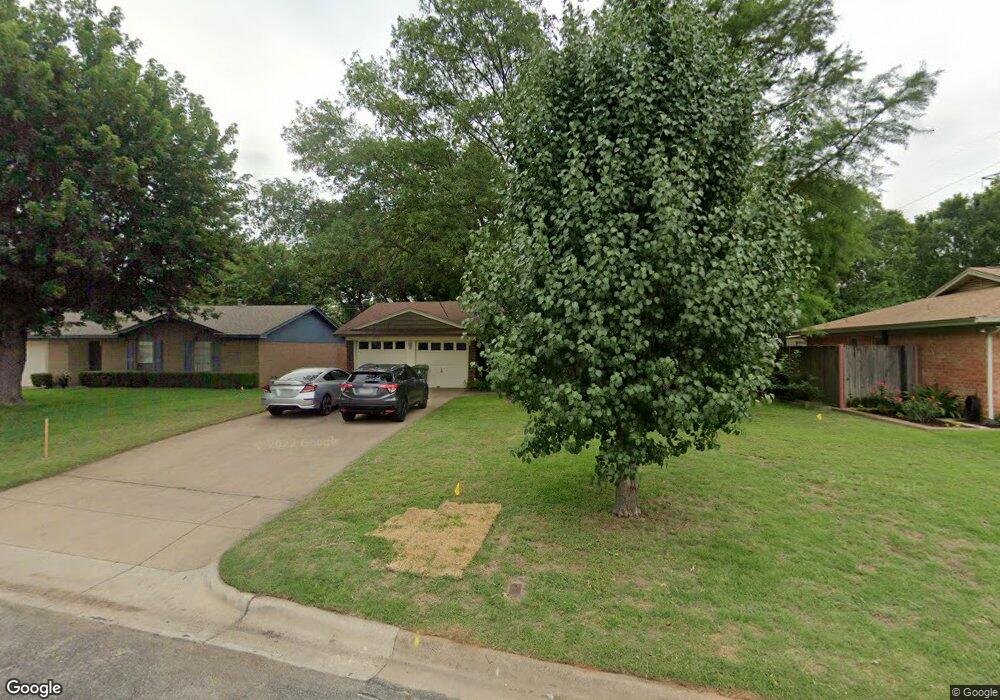 212 Simmons Dr, Hurst, TX 76053 - photo 1